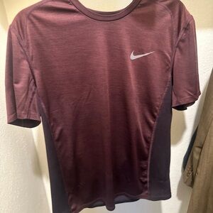 Nike Men's Burgundy Short Sleeve Tee